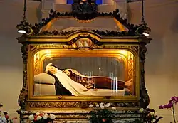 Gisant de la châsse (1920), église du carmel de Lisieux.