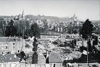 Vue panoramique de la ville en ruines.