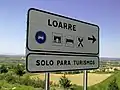 Loarre 13 Panneau de signalisation.