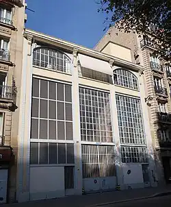 Local RATP au no 135.