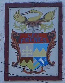 Détail du blason sur la façade.