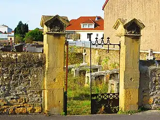 Cimetière catholique privé.