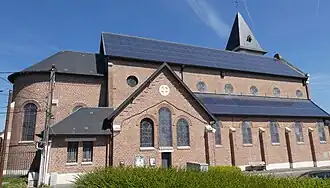 Vue latérale de l'église.