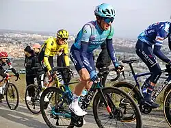 Lorenzo Fortunato dans le peloton.