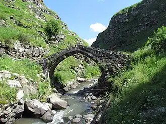 Ancien pont de la forteresse de Lorri, 2017.