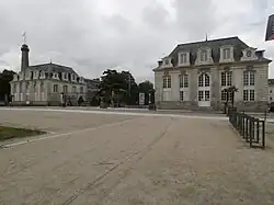 Façade nord, depuis la place d'armes.