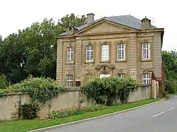 Château de Lorry, façade.