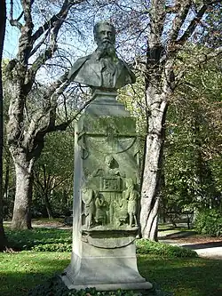 Monument à Louis Ratisbonne, 1912, Paris, jardin du Luxembourg.