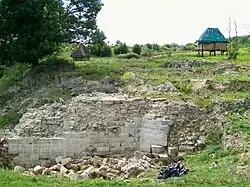 Fouilles du château d'Orville, du Moyen Âge, détruit en 1438 ; chemin d'Orville.