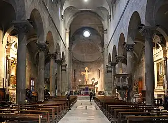 Intérieur de l'église.