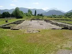Le marché (macellum).