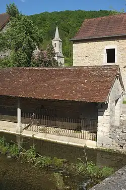 Vue sur un autre des lavoirs du village