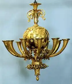 Lustre placé dans la Galerie du Château-Neuf, vers 1811, bronze doré, Feuchère, Mobilier National.