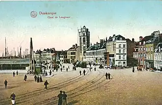 Évitement sur la voie unique du tramway, Quai de Leughenaer (à droite), longeant, à gauche, la voie portuaire du chemin de fer.