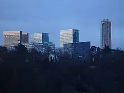 Luxembourg-capitale: le quartier moderne du Kirchberg est le quartier des institutions européennes, des instituts financiers, d'instituts de recherche, de la piscine olympique etc.