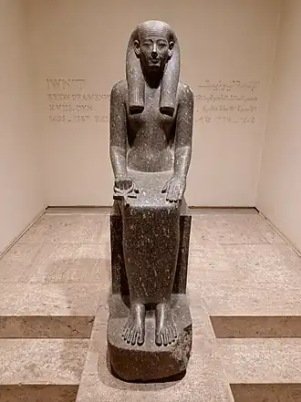 Statue de Iounyt, datant d'Amenhotep III (XVIIIe dynastie).