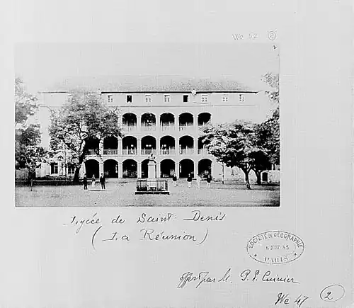 Description de cette image, également commentée ci-après