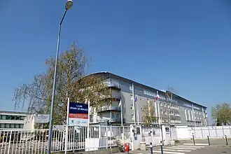 Le lycée Jehan-de-Beauce.