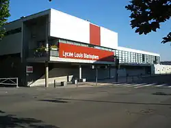 Photo du bâtiment du lycée Louis-Blaringhem