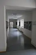 Couloir du bâtiment principal.