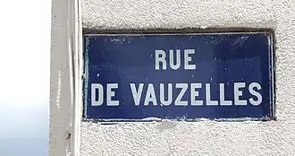 Voir la plaque.