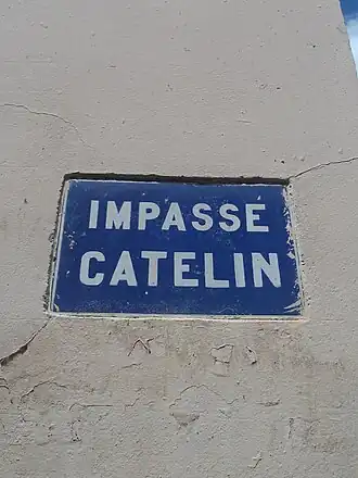 Voir la plaque.