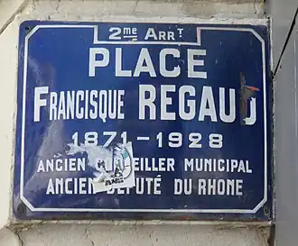 Voir la plaque.