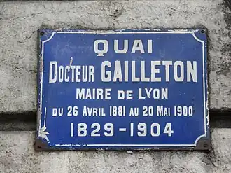 Voir la plaque.
