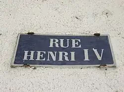 Voir la plaque.