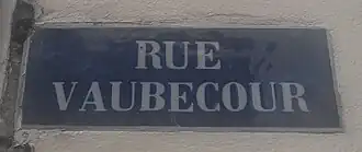 Voir la plaque.