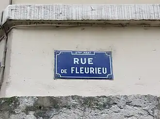 Voir la plaque.