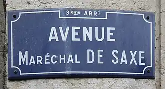 Voir la plaque.