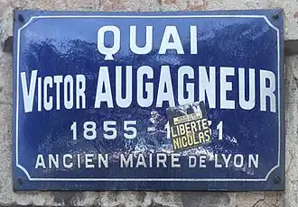 Voir la plaque.