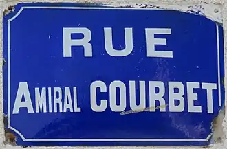 Voir la plaque.