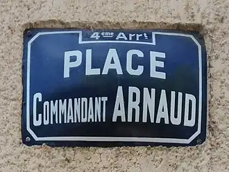 Voir la plaque.