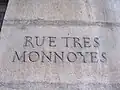 Autre plaque indiquant Tres monnoyes.