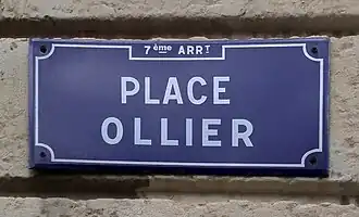 Voir la plaque.