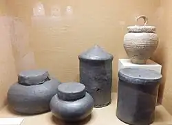 Urnes cinéraires en plomb.