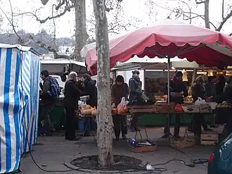 Quai Saint-Antoine, marché