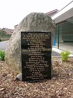 Mémorial à la hauteur de l'école du Barlatier, à Brié-et-Angonnes en rappel de la promesse des officiers d'entrer au maquis en novembre 1942.