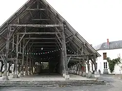 La halle de Méréville.