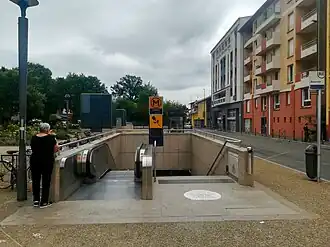 L'unique bouche de la station.