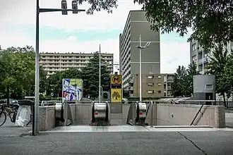 Bouche de la station.