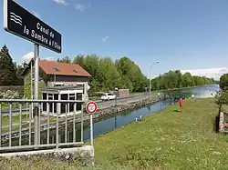 Écluse du canal de la Sambre à l'Oise.