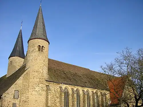 Monastère de Möllenbeck, tours flanquantes ottoniennes ; la tour centrale a été détruite par un incendie en 1248.
