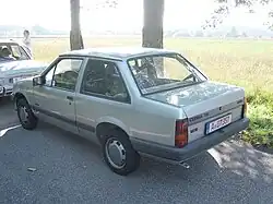 Opel Corsa TR Luxus deux portes  (1982–1985)