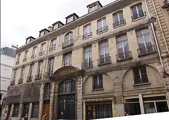 Nos&nbsp;85 et 87 : façades sur rue.