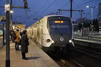Un MI 09 en gare de Houilles - Carrières-sur-Seine