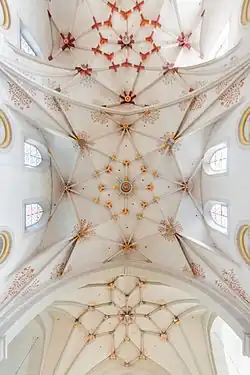 Le plafond étoilé de la nef