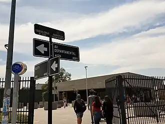 Entrée de la station.